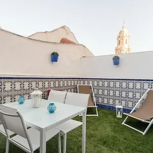 larios-penthouse-with-terrace-and-2-bedrooms.hotelsinnerja.org/
